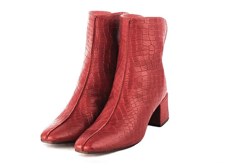 Scarlet red women's ankle boots with a zip at the back. Square toe. Medium block heels. Front view - Florence KOOIJMAN